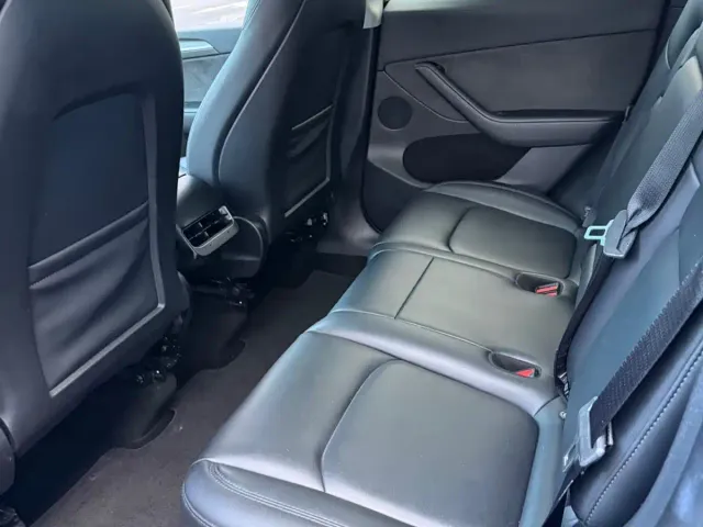 Tesla Model Y — Фото автомобиля 10