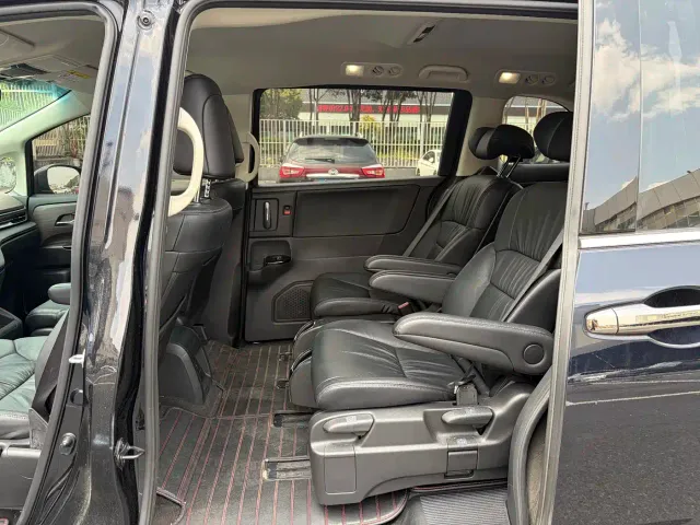 Honda Odyssey — Фото автомобиля 14
