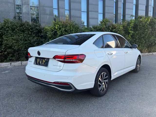 Volkswagen Lavida — Фото автомобиля 6
