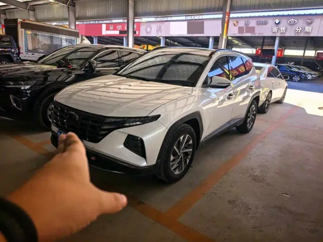 Фотография автомобиля — Hyundai Tucson