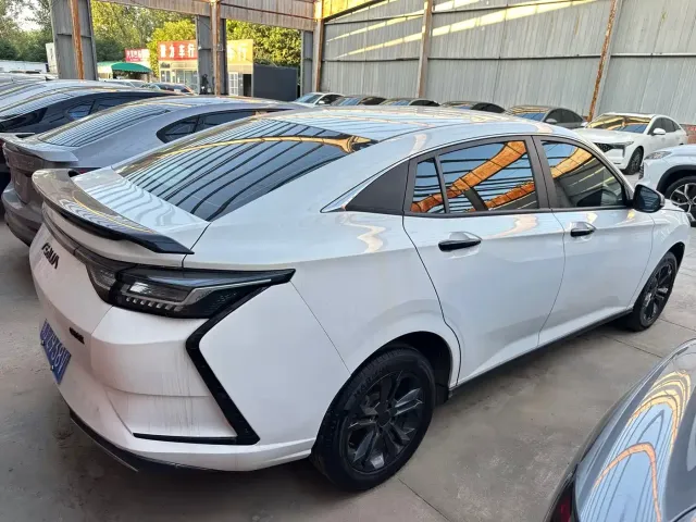 Dongfeng Yixuan — Фото автомобиля 9