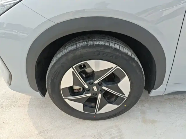 Geely Galaxy E5 — Фото автомобиля 22
