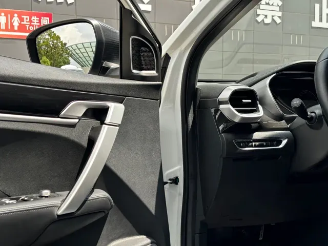 Geely Binyue — Фото автомобиля 17