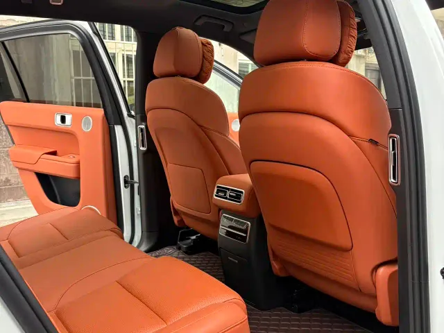 Li Auto L7 — Фото автомобиля 10