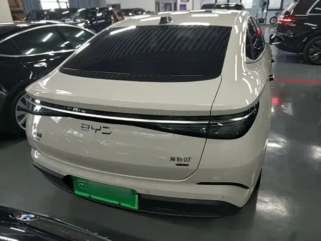 BYD Seal 07 DM-i — Фото автомобиля 5
