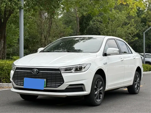Фотография автомобиля — BYD Qin