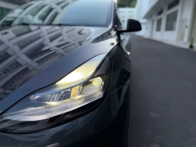 Tesla Model Y — Фото автомобиля 21