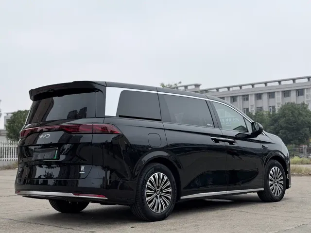 BYD Xia — Фото автомобиля 4