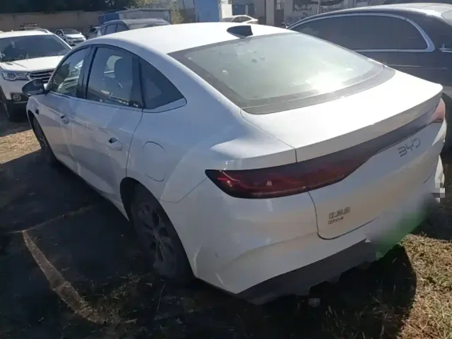 BYD Qin L — Фото автомобиля 4