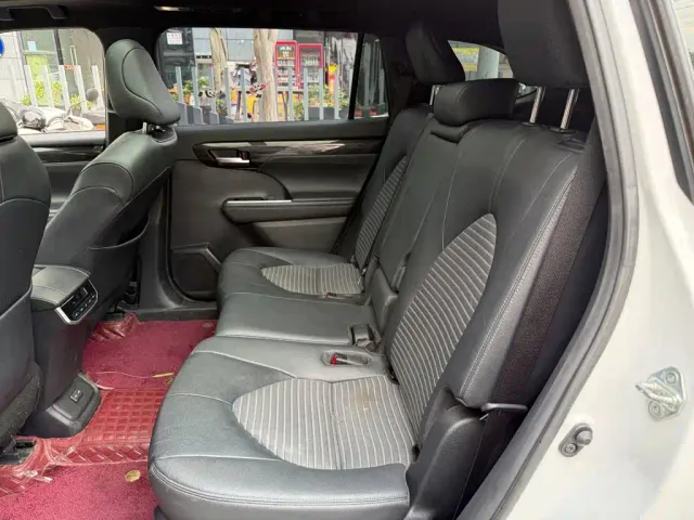 Toyota Crown Kluger — Фото автомобиля 12