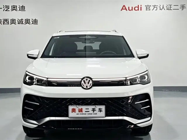Volkswagen Tiguan L — Фото автомобиля 2