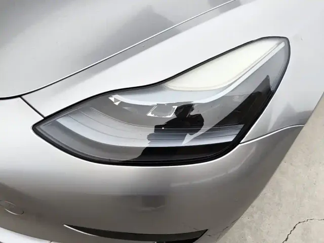 Tesla Model 3 — Фото автомобиля 23
