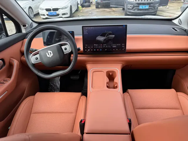 Leapmotor C10 — Фото автомобиля 7