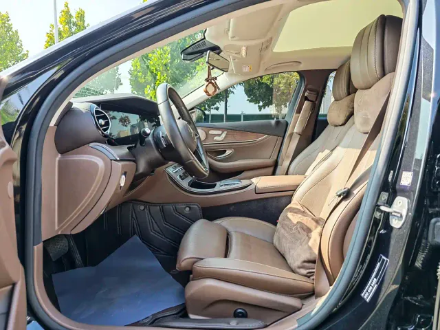 Mercedes-Benz E-Class — Фото автомобиля 6