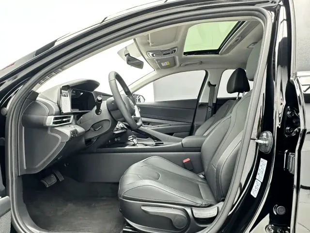 Hyundai Elantra — Фото автомобиля 4