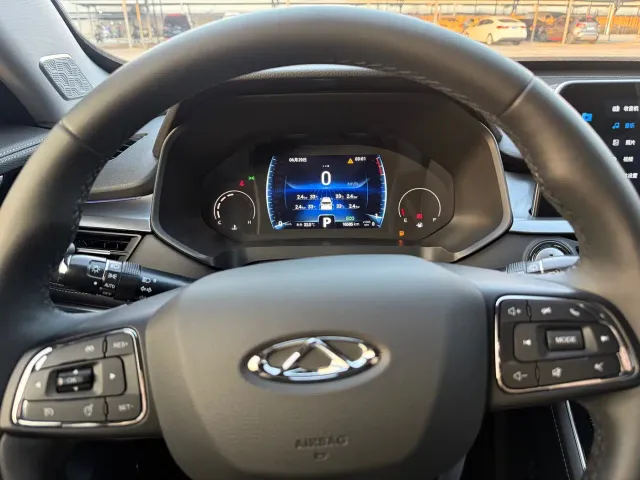 Chery Tiggo 8 — Фото автомобиля 11