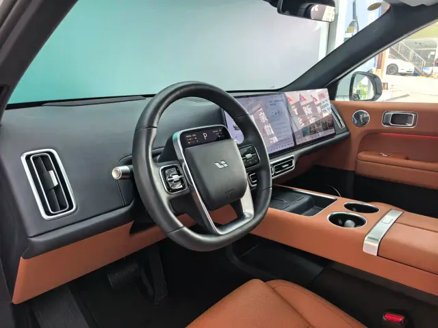 Li Auto L6 — Фото автомобиля 6