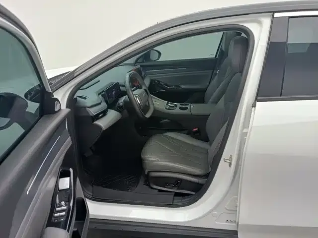 Geely Galaxy L6 — Фото автомобиля 13