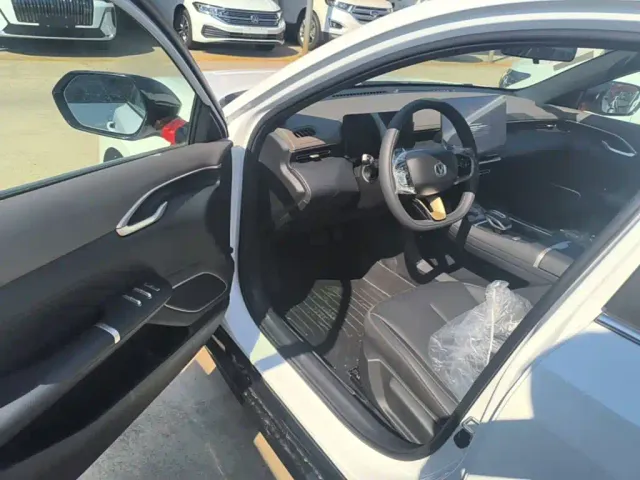 Changan Eado — Фото автомобиля 15