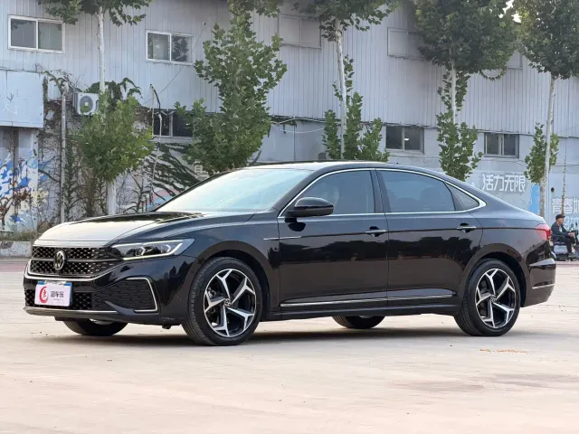 Фотография автомобиля — Volkswagen Passat