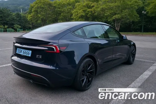 Tesla Model 3 — Фото автомобиля 3