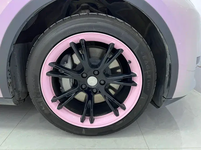 Tesla Model Y — Фото автомобиля 14