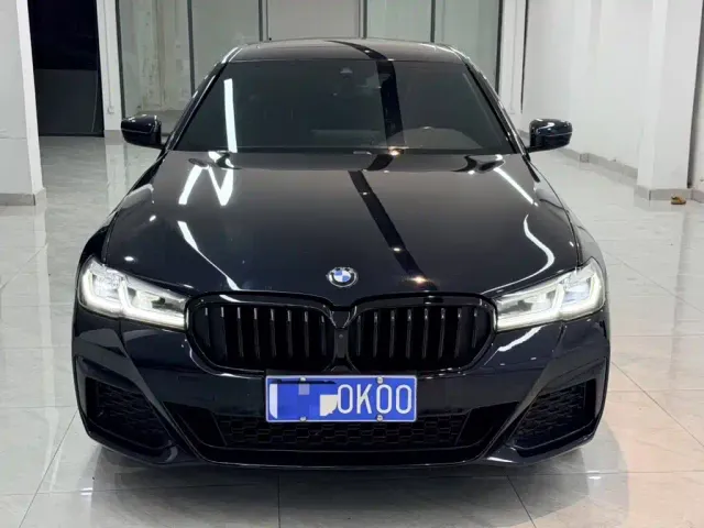 BMW 5 Series — Фото автомобиля 3