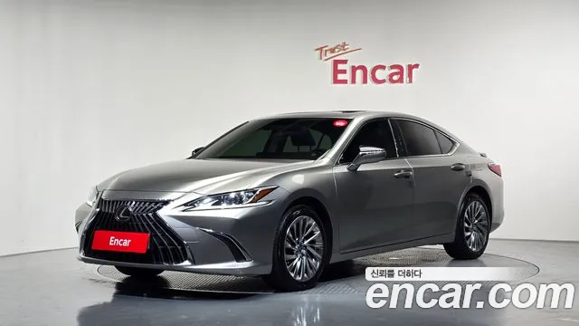 Фотография автомобиля — Lexus ES Generation 7
