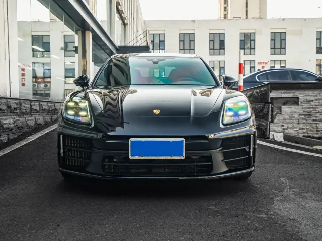Porsche Panamera — Фото автомобиля 2