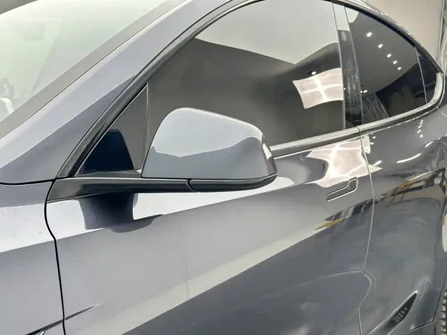 Tesla Model Y — Фото автомобиля 13