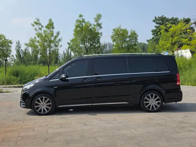 Mercedes-Benz V-Class — Фото автомобиля 2