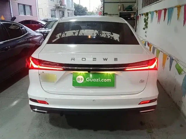 Roewe i5 — Фото автомобиля 5