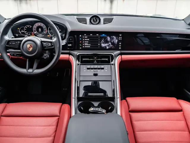 Porsche Panamera — Фото автомобиля 24