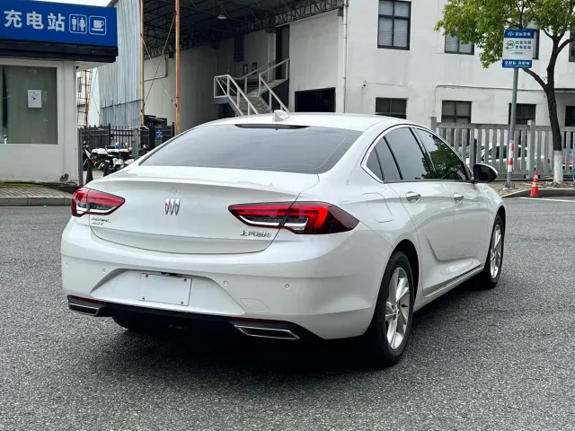 Buick Regal — Фото автомобиля 13