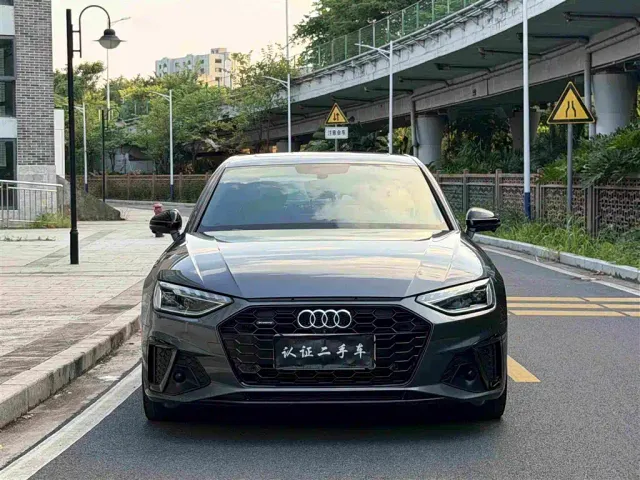 Фотография автомобиля — Audi A4L