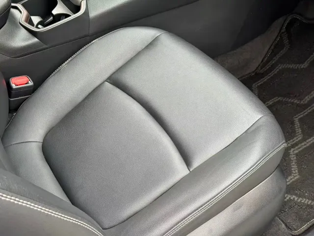 Toyota RAV4 — Фото автомобиля 8