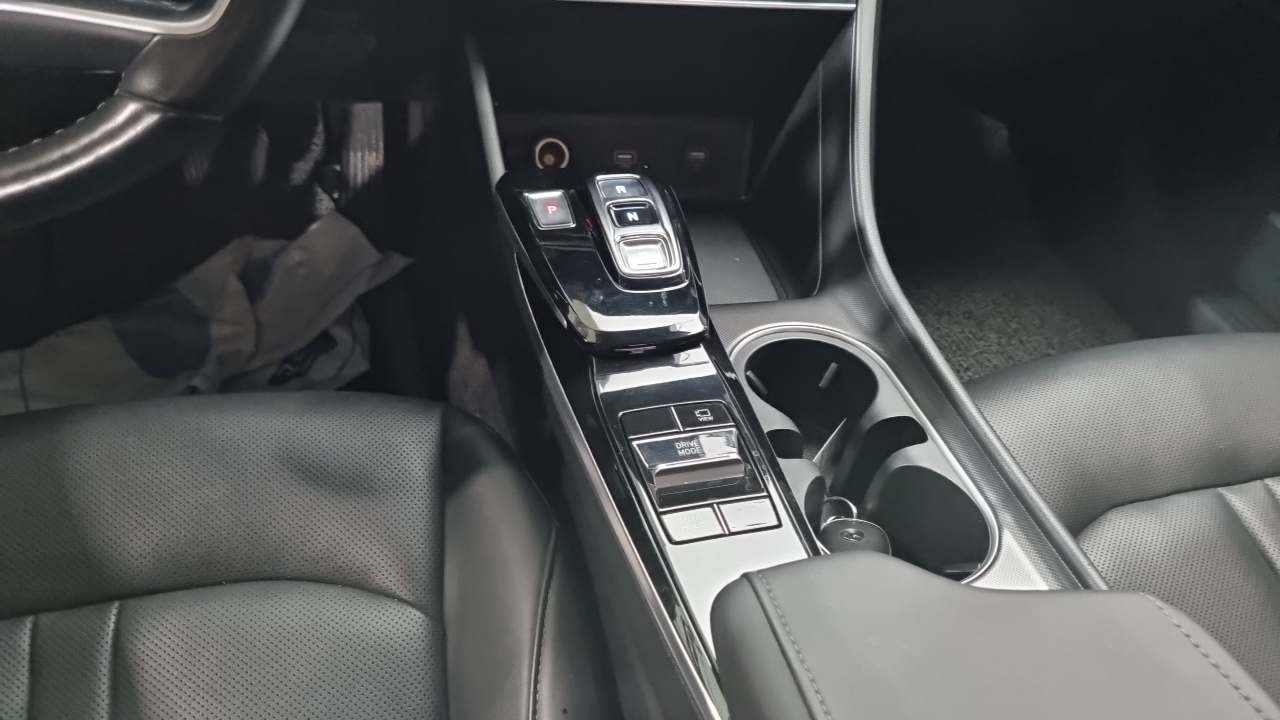 Hyundai Sonata Sonata (DN8) 2.0 LPG(Для проката) — Фото автомобиля 9