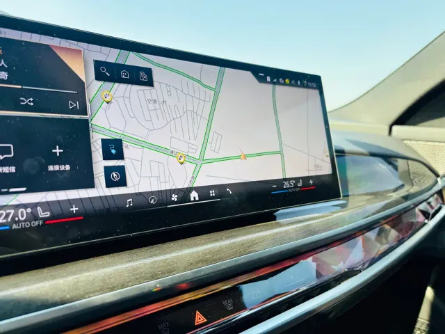 BMW i7 — Фото автомобиля 10
