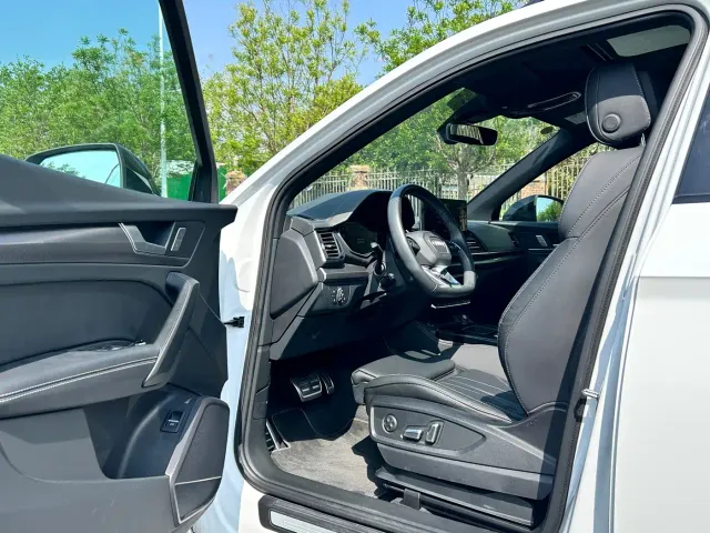 Audi Q5L — Фото автомобиля 11