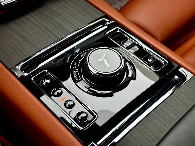 Rolls-Royce Ghost — Фото автомобиля 21