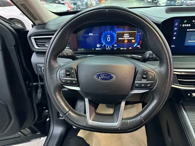 Ford Explorer — Фото автомобиля 14