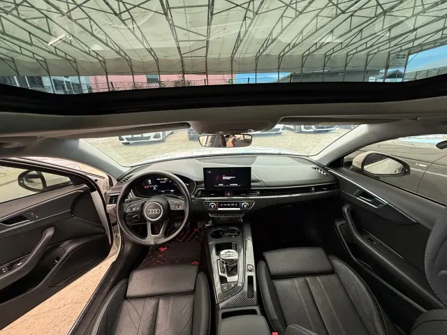 Audi A4L — Фото автомобиля 14