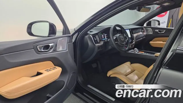 Volvo XC60 Generation 2 — Фото автомобиля 10