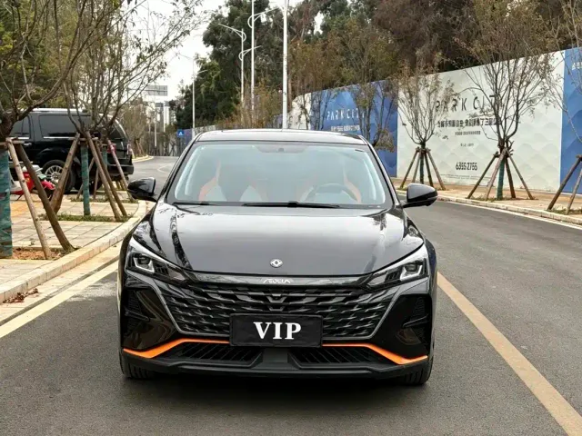 Dongfeng Yixuan — Фото автомобиля 3