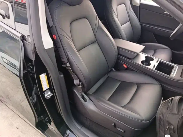 Tesla Model Y — Фото автомобиля 24