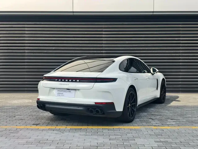 Porsche Panamera — Фото автомобиля 3