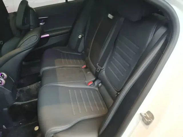 Mercedes-Benz C-Class — Фото автомобиля 16