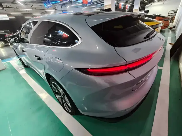 Nio ET5 Touring — Фото автомобиля 12
