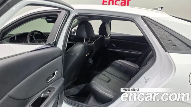Hyundai AVANTE Новый Avante (CN7) — Фото автомобиля 11