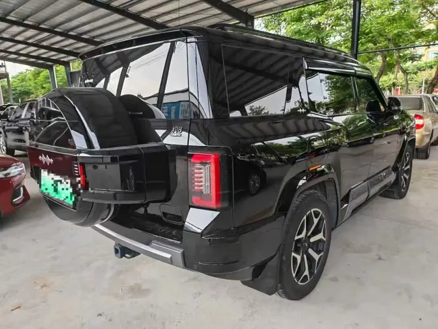 BYD FangChengBao Leopard 8 — Фото автомобиля 6